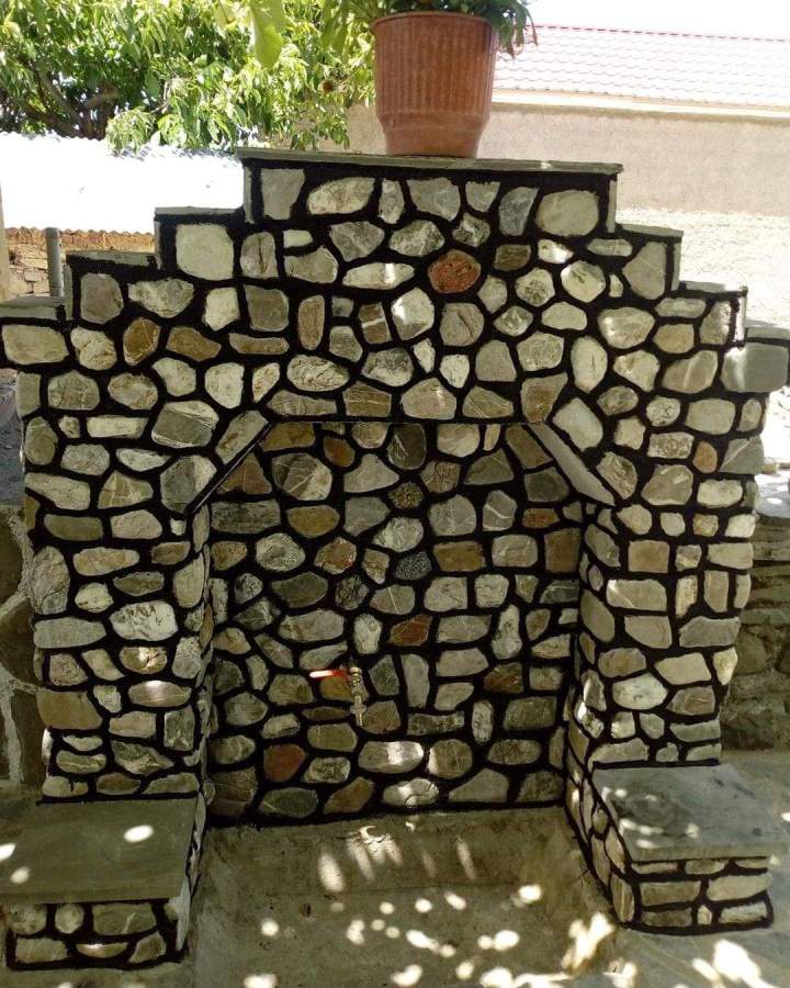 Création fontaine en pierre Les Rousses